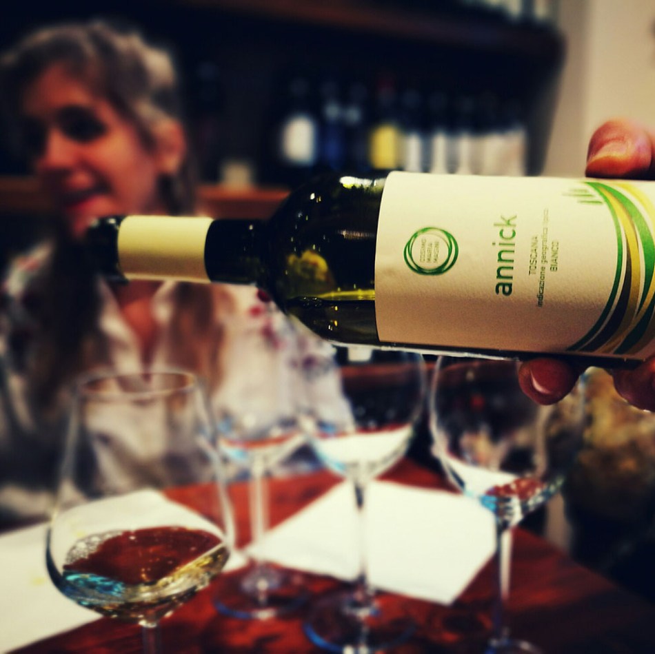 annick_toscana_wine